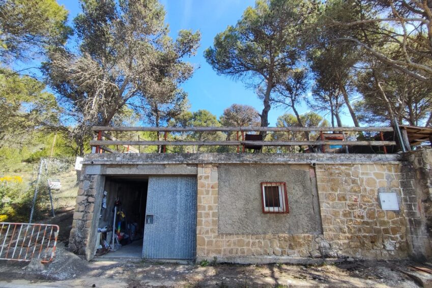 GARAJE DEBAJO DE LA TERRAZA